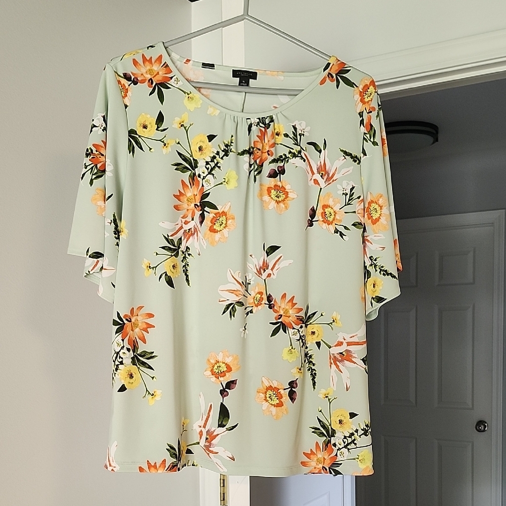 Ann Taylor Green Flutter Sleeve Blouse Relaxed Fit